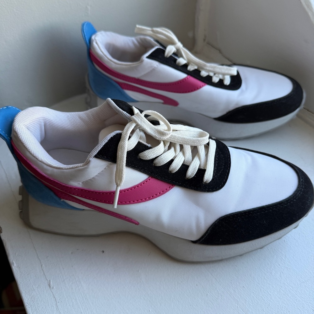 Steve Madden Madilyn Sneakers White Pink Blue Size 10